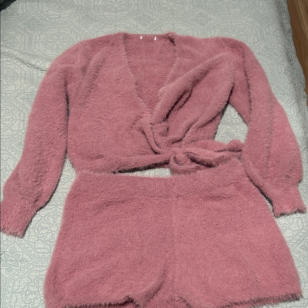 Soft Pink Fuzzy Knit Wrap Set